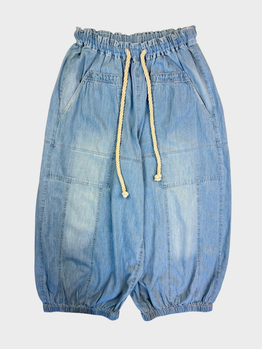 Free People Jeans, Size XS. Fit a size 8 loose or a size 10