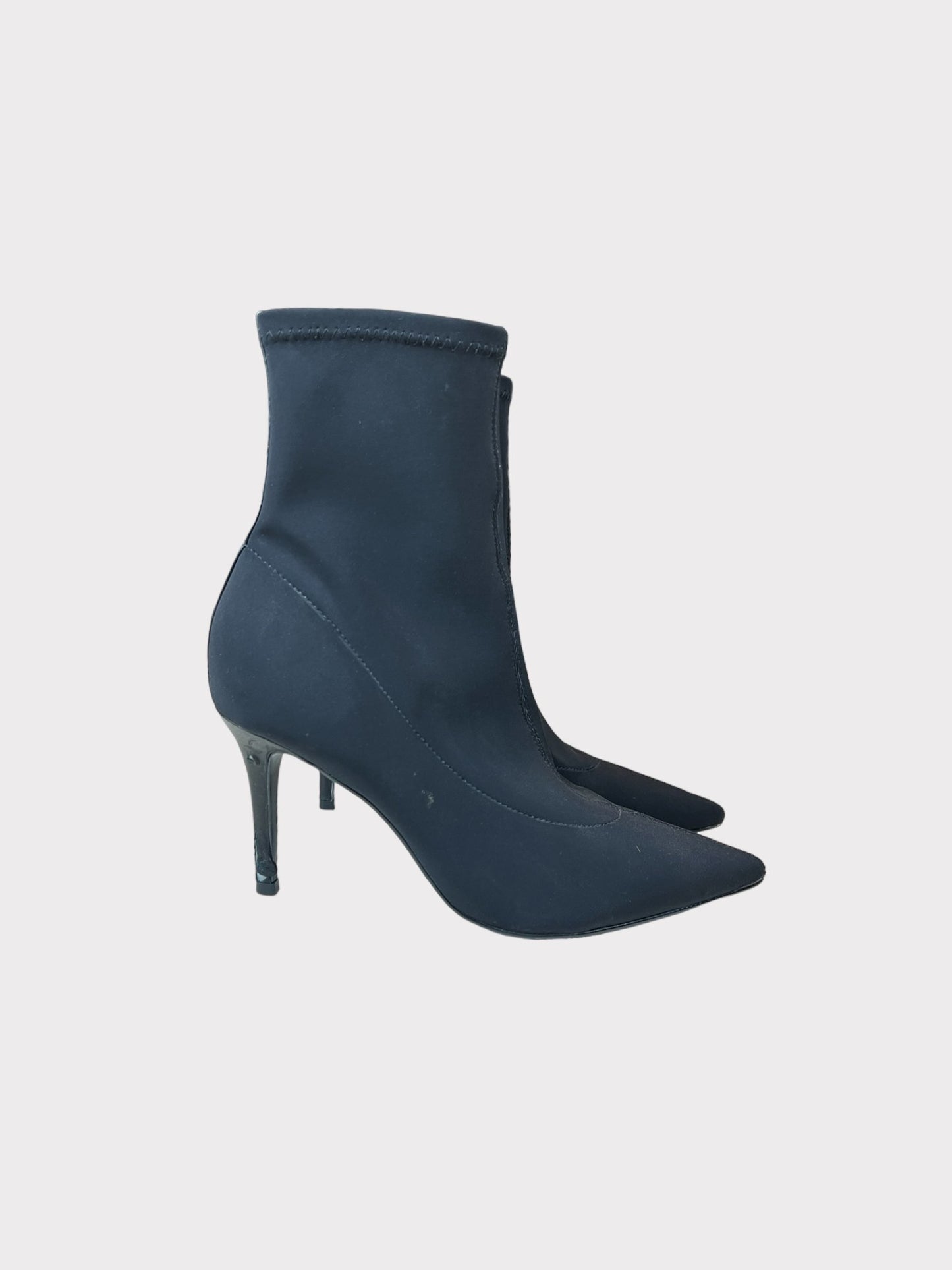 Sosandar Boots, Size 5