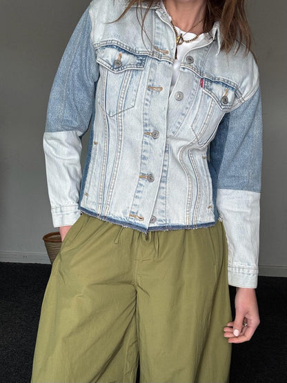 Levi's Denim Jacket, Size XS. Fits a 10 fine