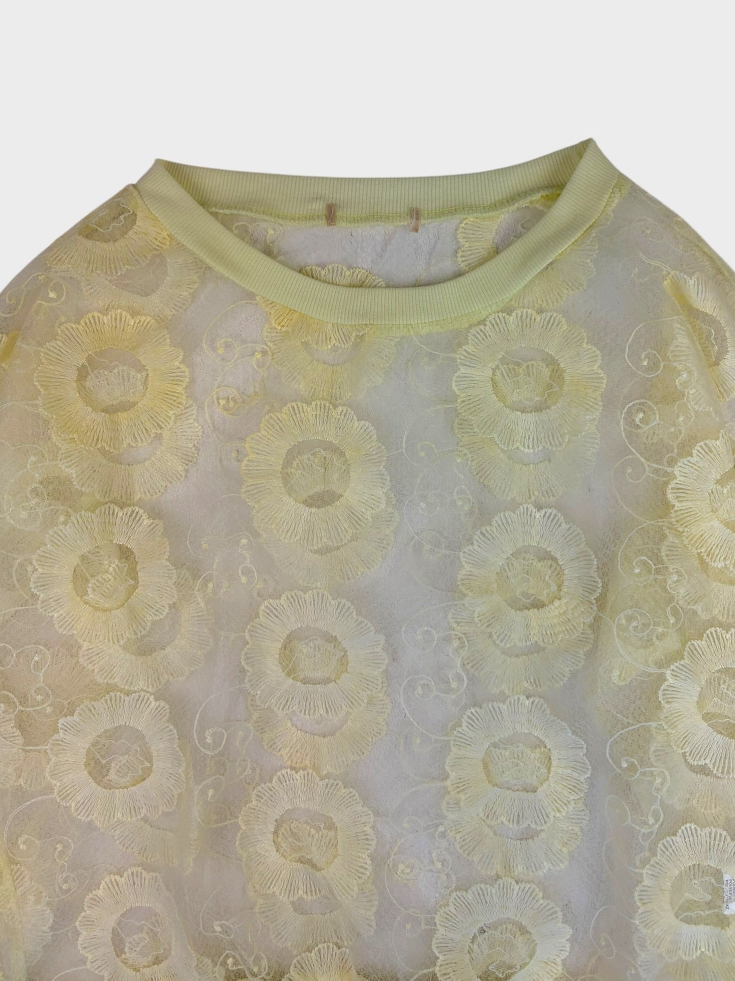Yellow Lace Top, Fits a size 6 or 8