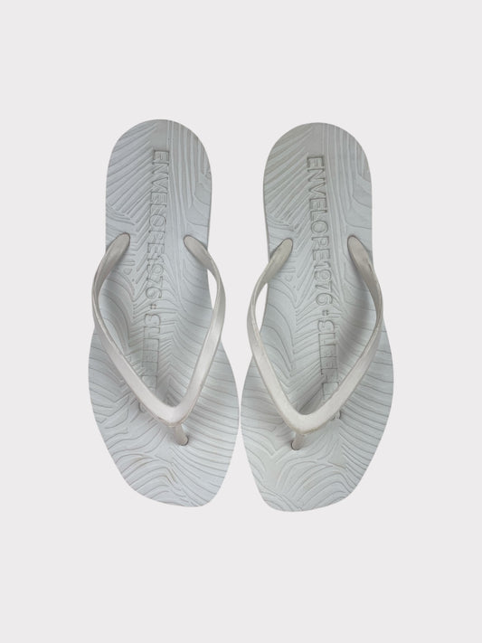 Envelope 1976 X Sleepers Flip Flops, Fit a Size 4