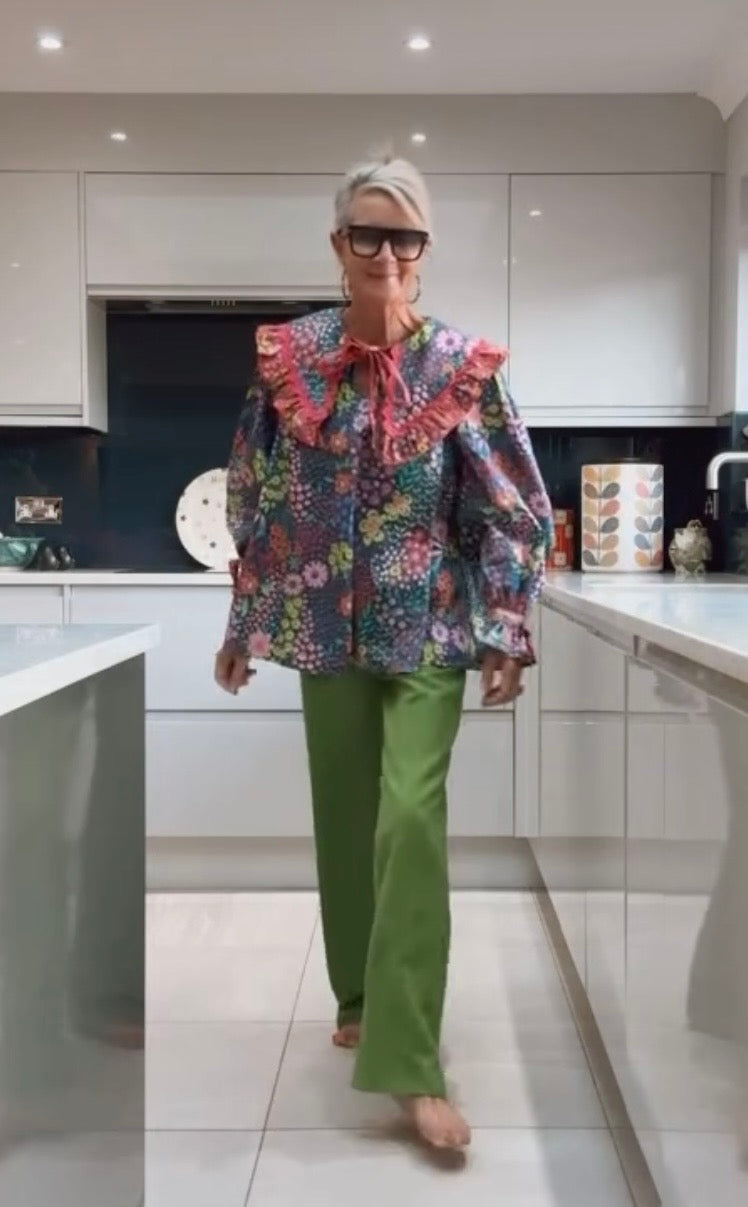 Coal & Candyfloss Top, Fits a Size 10/12