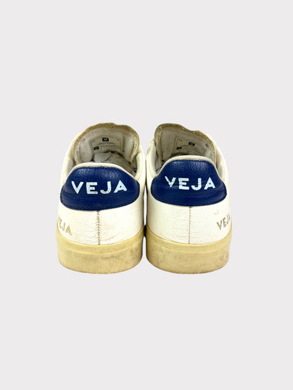 Veja Trainers, Size 4