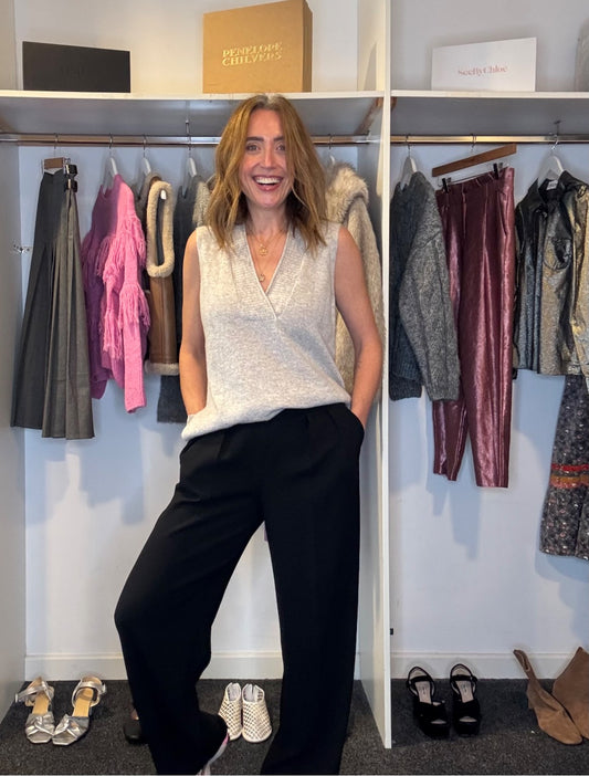 Theory Trousers, Size 2. Fit a size 10